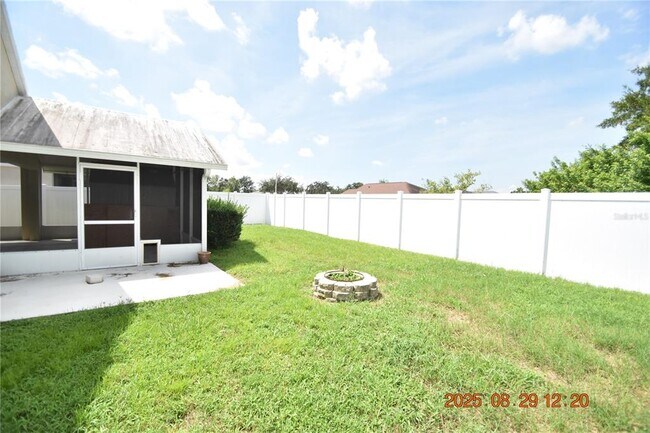 Building Photo - 944 Ridge Haven Dr