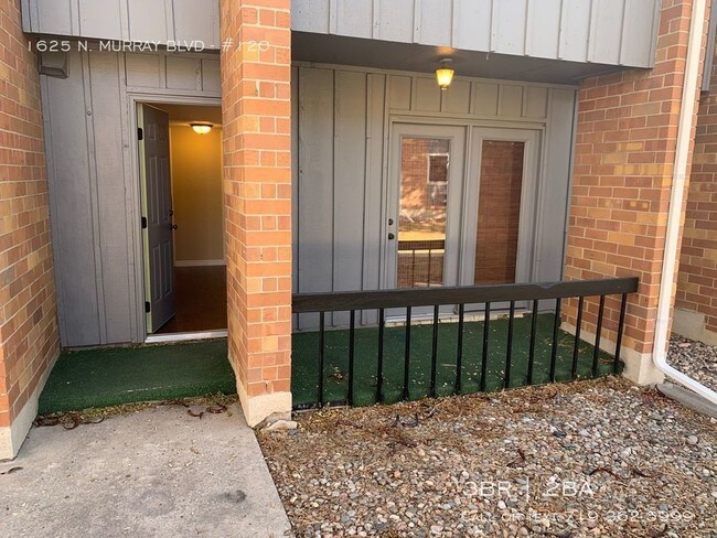 Building Photo - 5 Fountains End unit