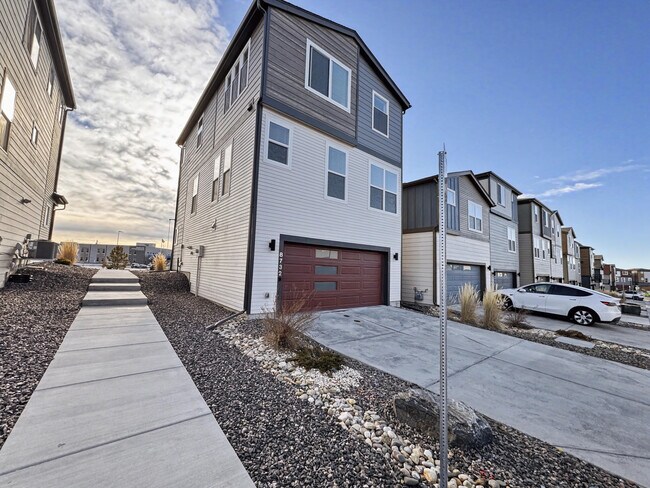 Building Photo - 8732 Wolf Valley Dr.