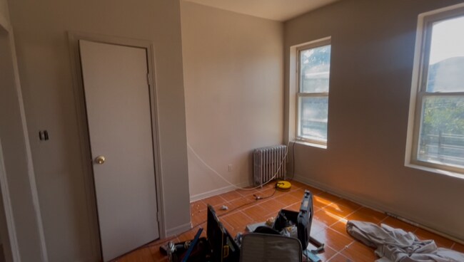 Building Photo - 636 Sheffield Ave