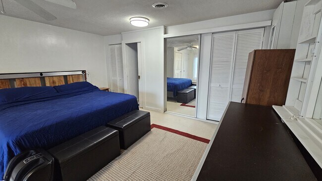 Building Photo - 2216 Dean Dr