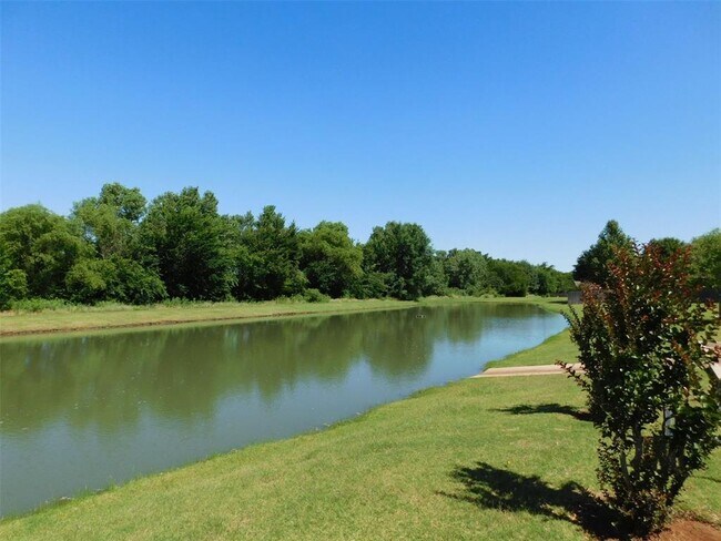 Building Photo - 1725 NW 185th St