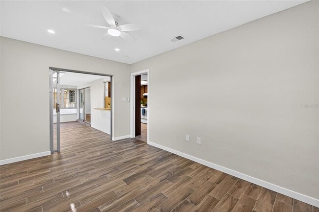 Building Photo - 430 Sunnyside Dr