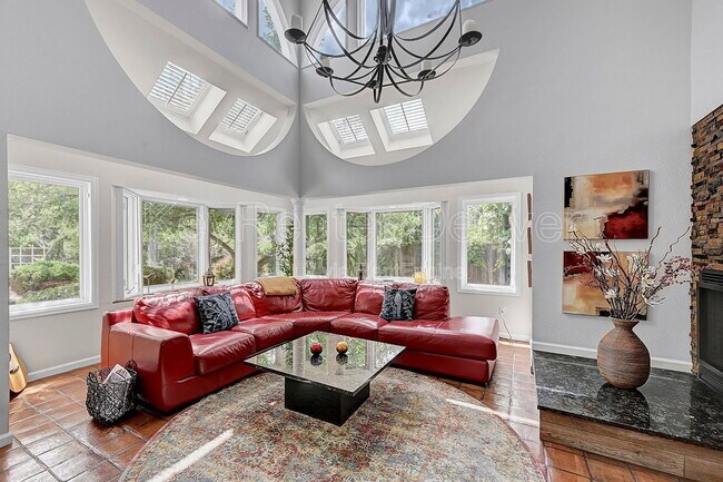 Building Photo - 3427 Iris Ct