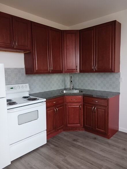 kitchen - 32 Bay Ave