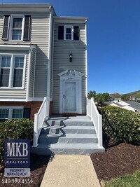 Building Photo - 3048 Winterberry Dr