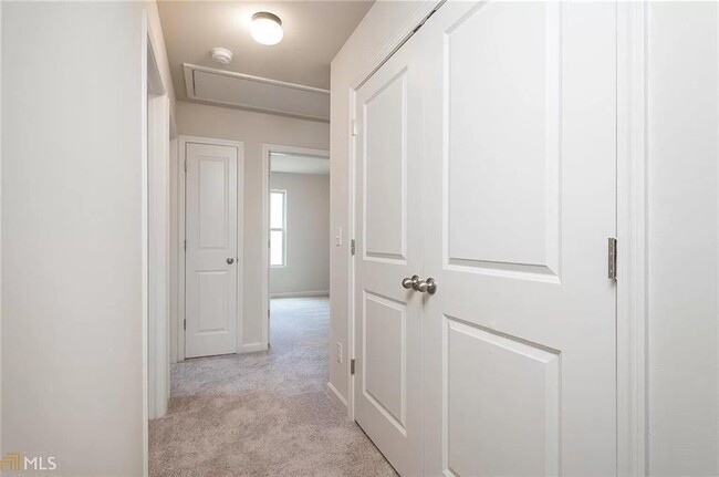 Building Photo - 960 Walnut Creek Cir