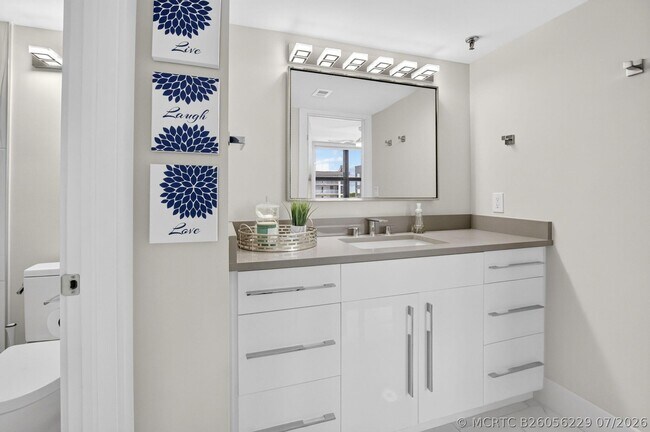 Building Photo - 3115 S Ocean Blvd