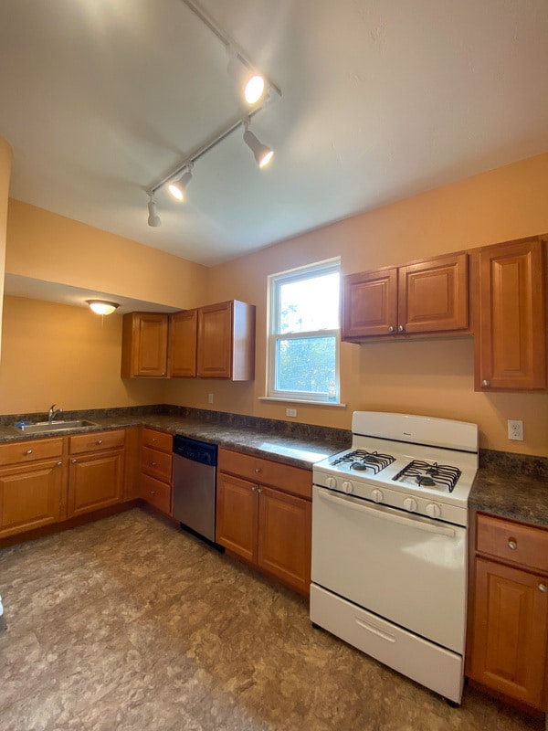 Building Photo - 820 Bay Ridge Ave