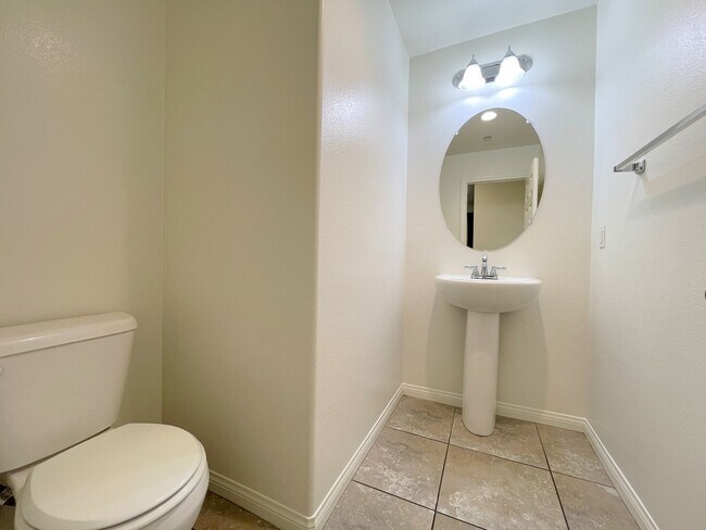 Building Photo - Two-Story 4-Bedroom Condo In Montclair's G...