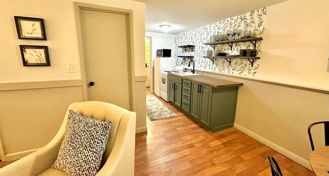 Building Photo - 22 Orris Rd