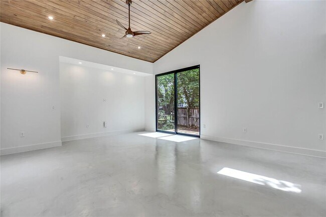 Building Photo - 4521 Avenue H Ave