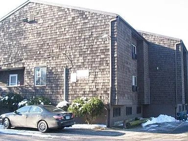 Building Photo - 42 Warner St