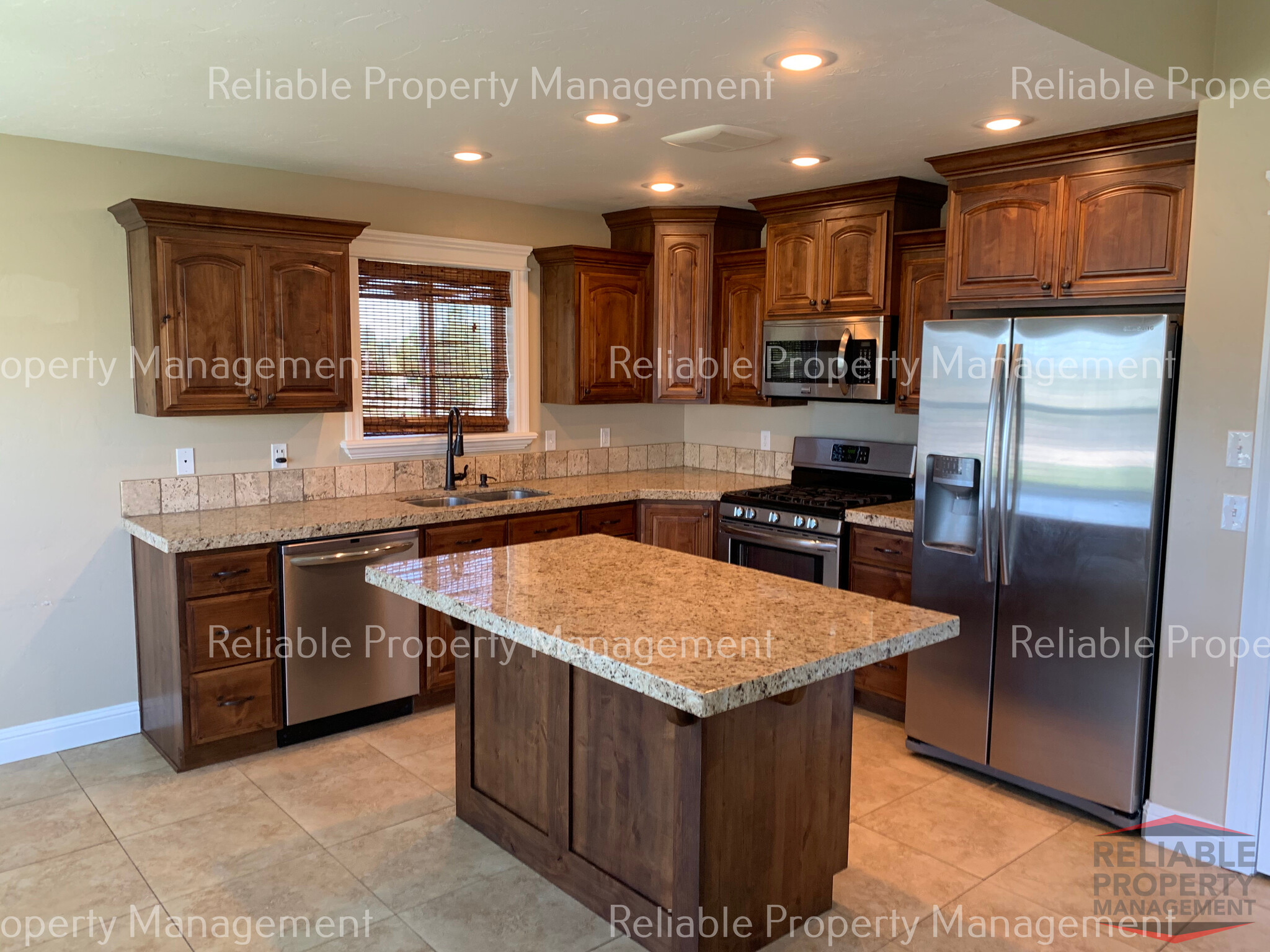 Building Photo - 6397 Glen Abby Cir