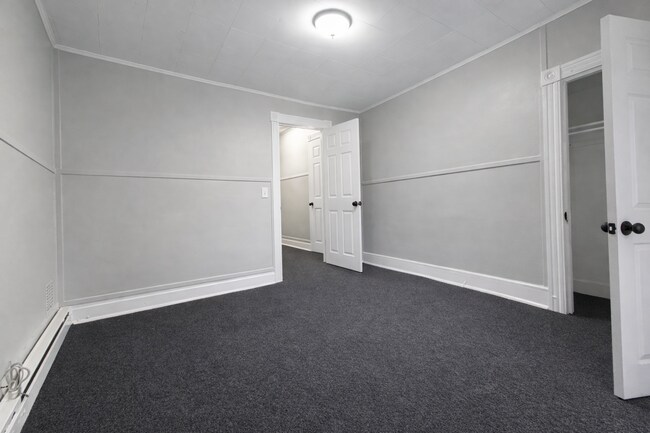Building Photo - 514 N Curley St