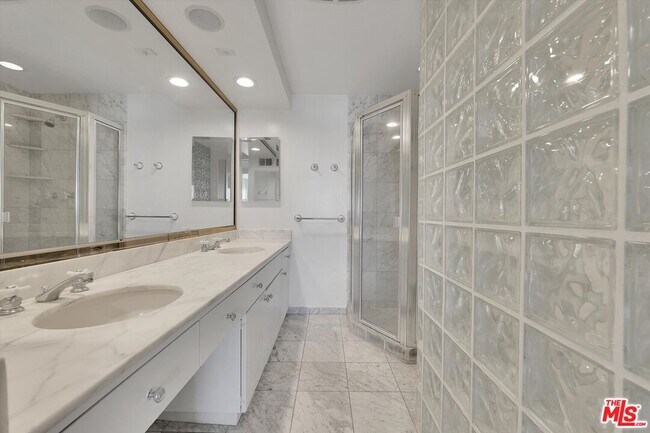 Building Photo - 10701 Wilshire Blvd