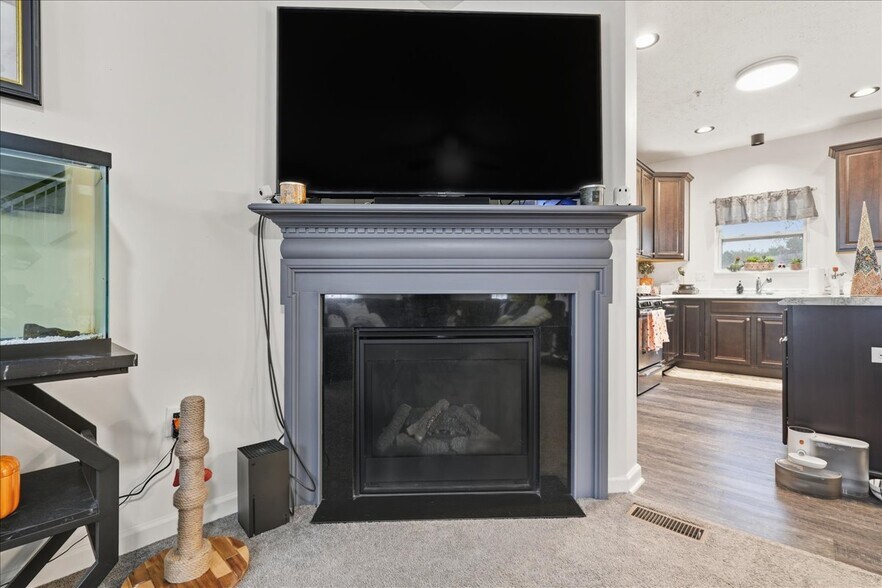 Building Photo - 1501 Canterbury Dr