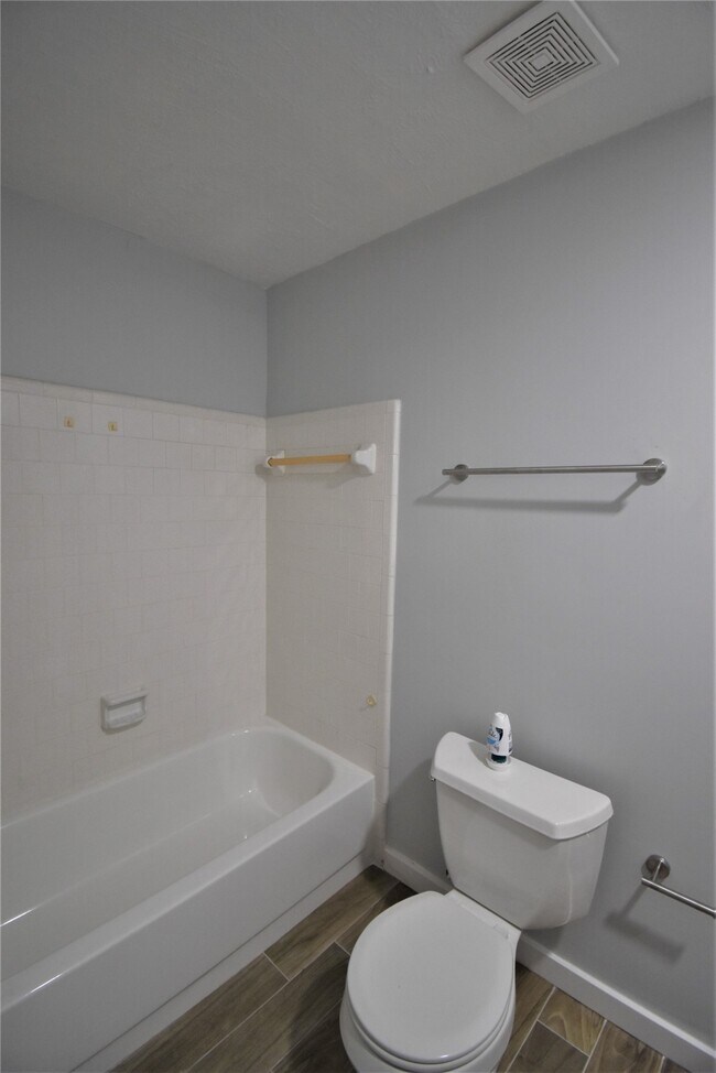 Building Photo - 18058 Brooknoll Dr