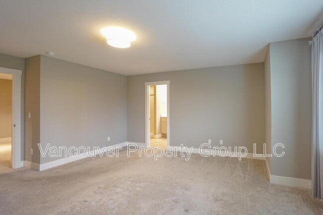 Building Photo - 11805 NE 108th St