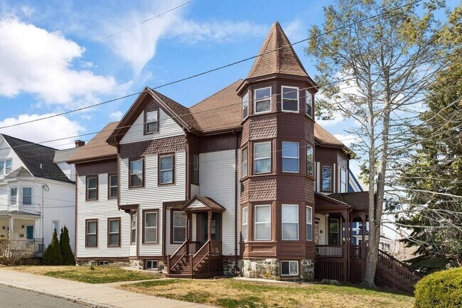 Building Photo - 42 Greenleaf St