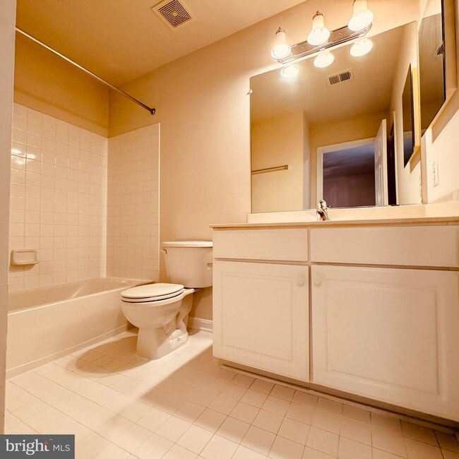 Building Photo - 8936 Singleleaf Cir