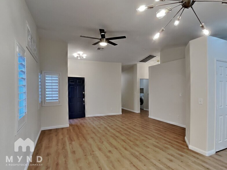 Building Photo - 7827 Lobella St