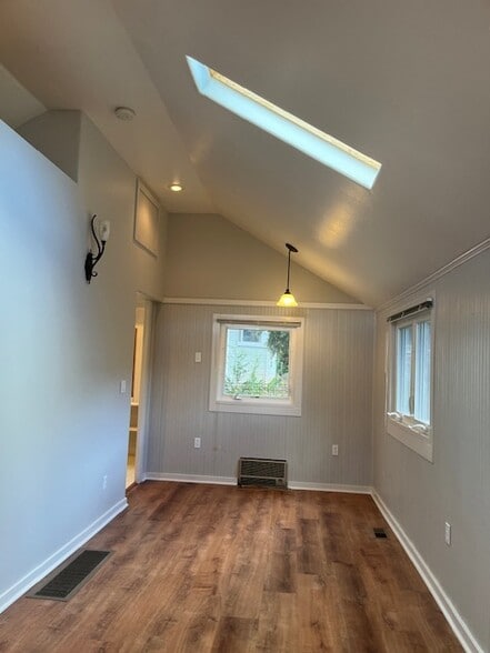 living room - 331 Oklahoma Rd