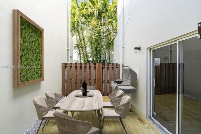 Building Photo - 2945 Bridgeport Ave