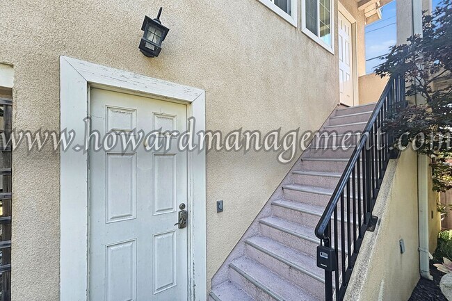 Building Photo - 1658 Centinela Ave