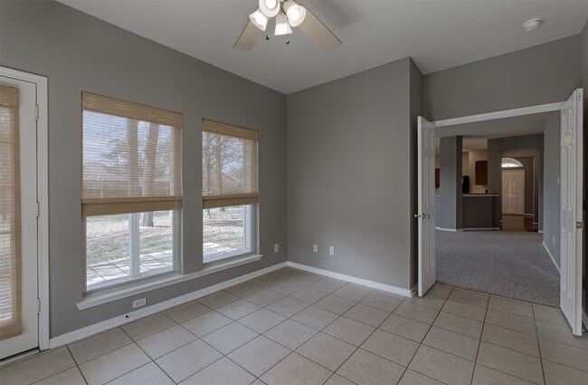 Building Photo - 4018 Old Pine Grove Dr