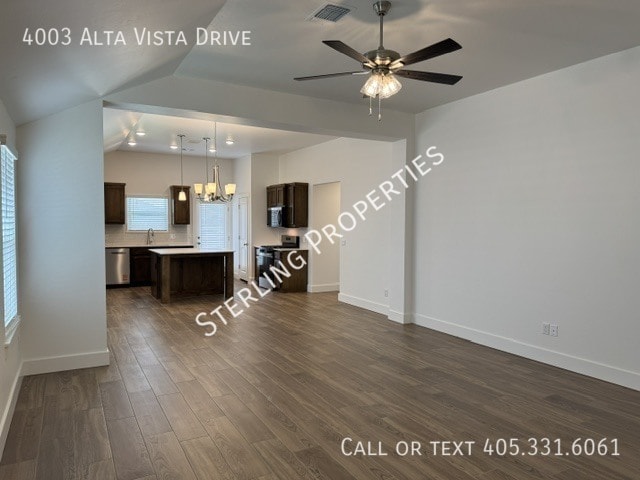 Building Photo - 4003 Alta Vis Dr