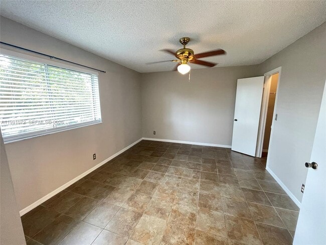 Building Photo - 3390 Pinewalk Dr N