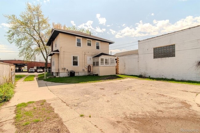 Building Photo - 187 Vester Ave