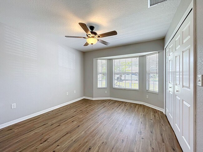 Building Photo - 2 Bedroom, 2 Bath | Lake Community | Dock & Boat Ramp Access