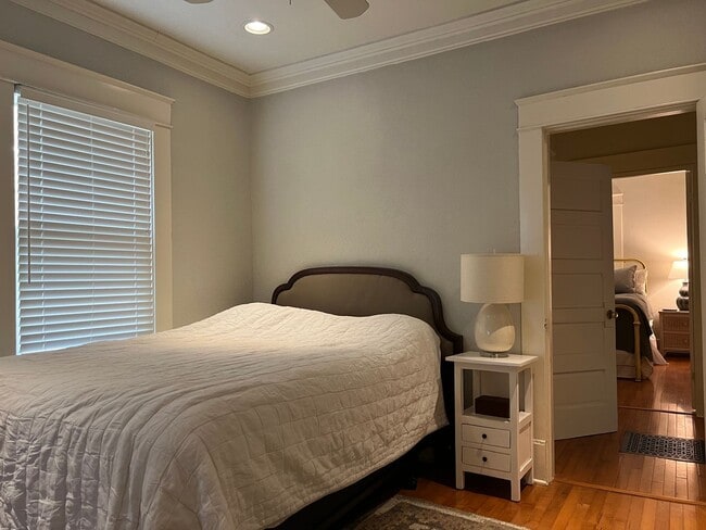 Building Photo - 3520 Lee Ave