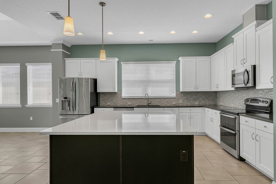 Building Photo - 16413 Good Hearth Blvd