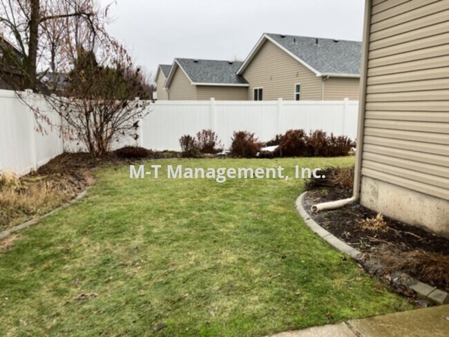 Building Photo - Millwood 3 br/2 bath house + 3 car garage,...