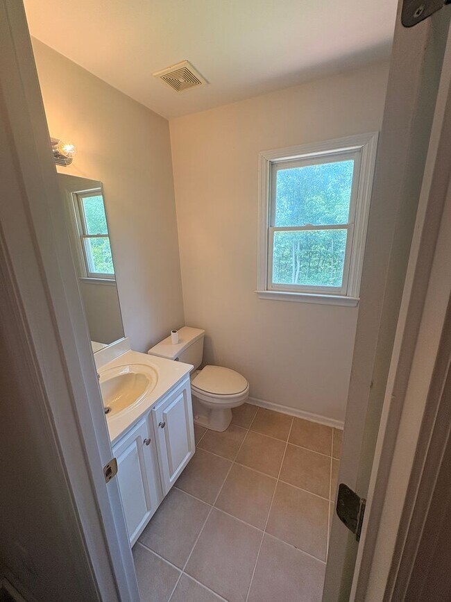 Building Photo - BOGART HOME | 4BD 3.5B