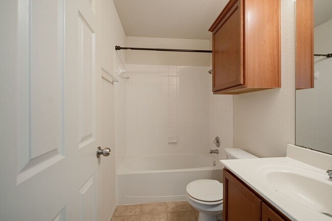 Building Photo - 100 Azurite Dr