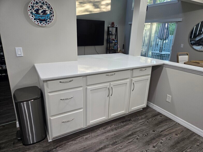 Building Photo - 713 St Michael Ln