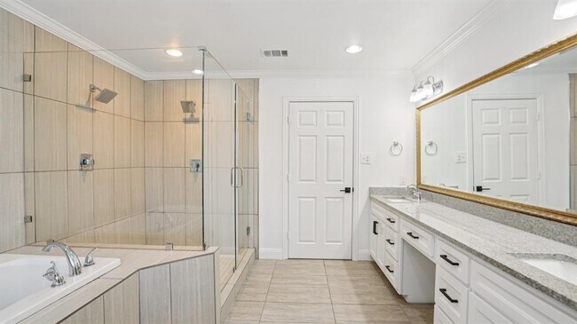 Building Photo - 3855 Crest Cove Cir