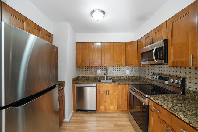 Building Photo - 6145 Edsall Rd