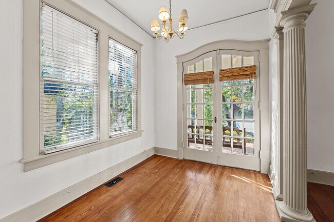 Building Photo - 108 4th St