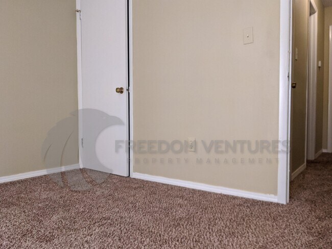 Building Photo - 2300 Grayson Valley Dr