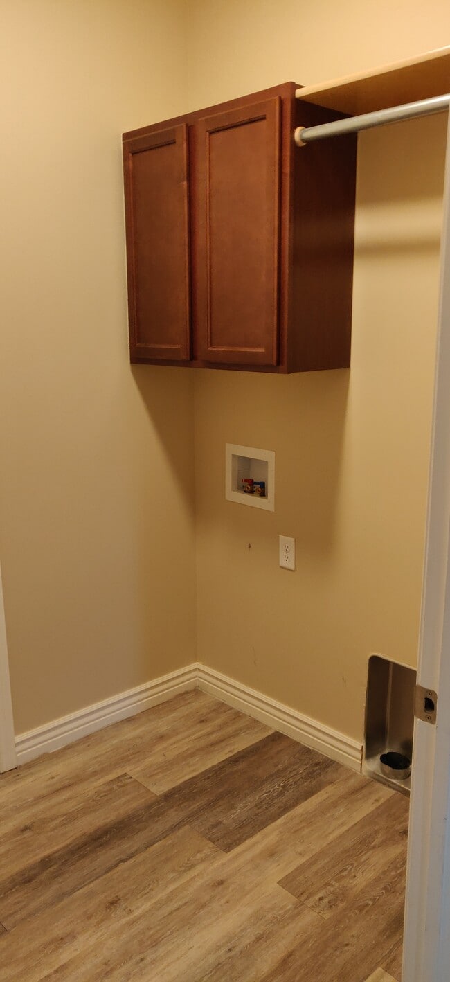 Building Photo - 2439 E Quivira St