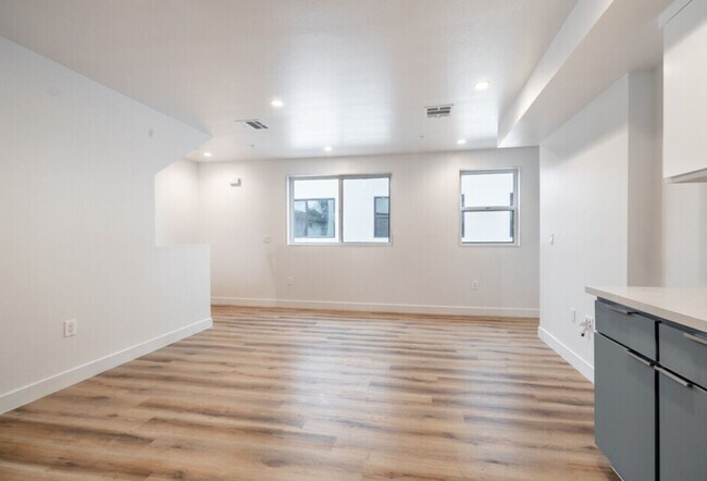Interior Photo - Newly Constructed Luxury Townhomes! Apply Now or Miss Out!