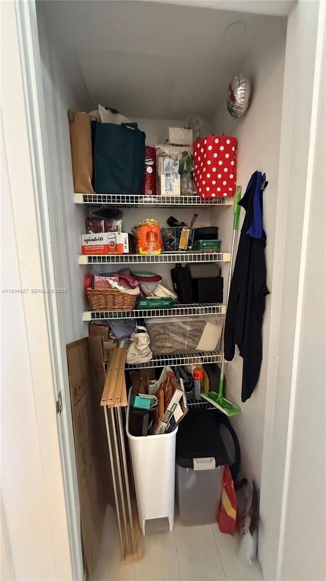 Building Photo - 601 NE 27th St