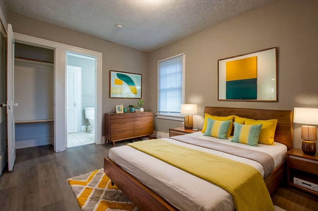 Building Photo - 2 Bedroom / 1 Bath Home located near Askar...
