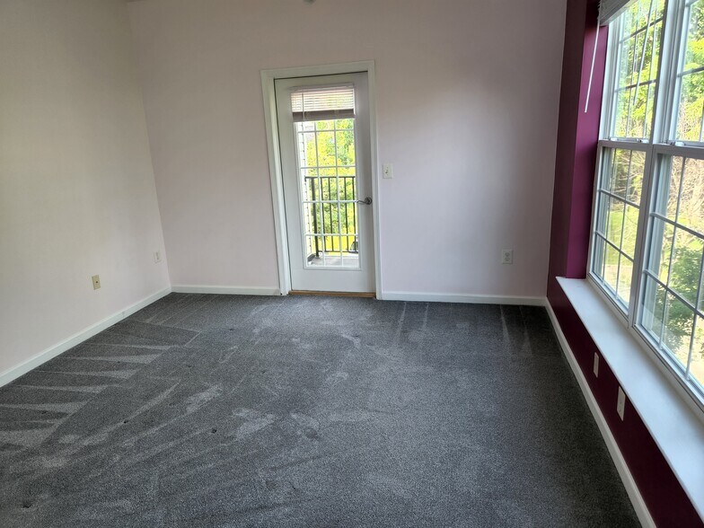 Building Photo - 6301 Lydia Hollow Dr