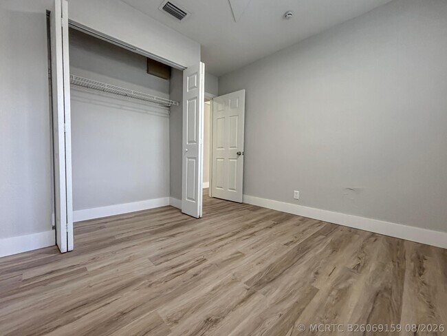 Building Photo - 6720 SW 17th St